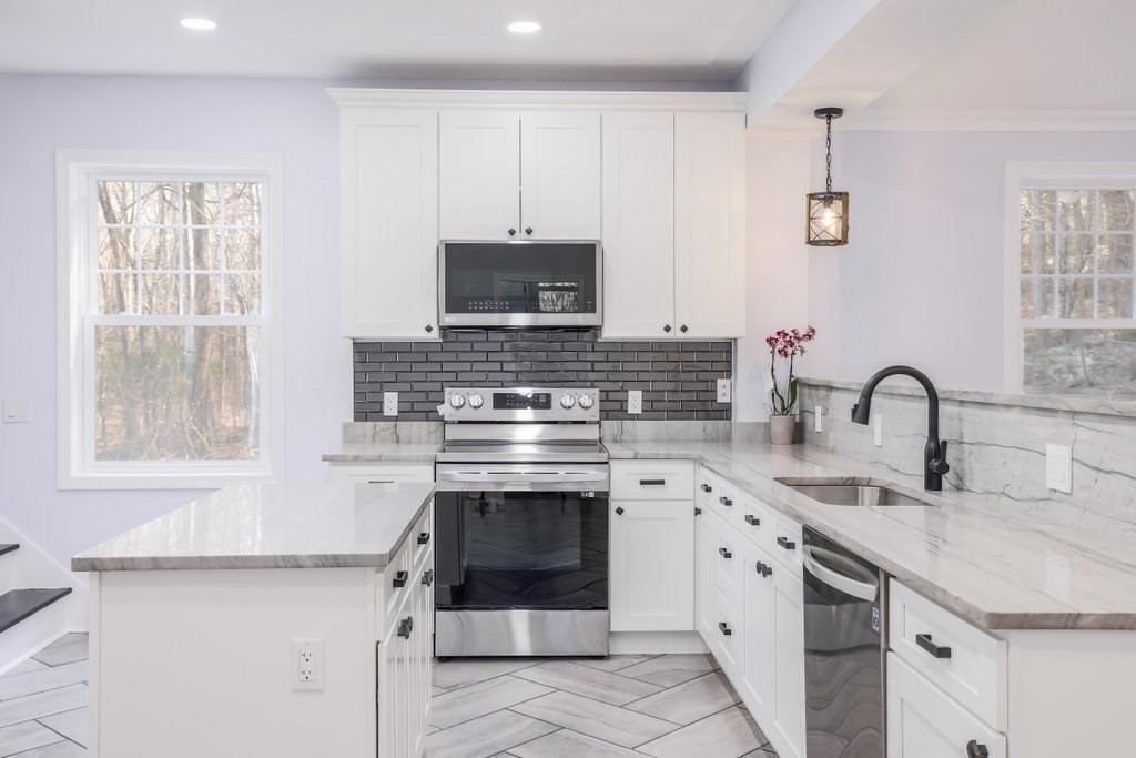 370 Thompson Road Webster, MA 01570 - Photo 20 of 42