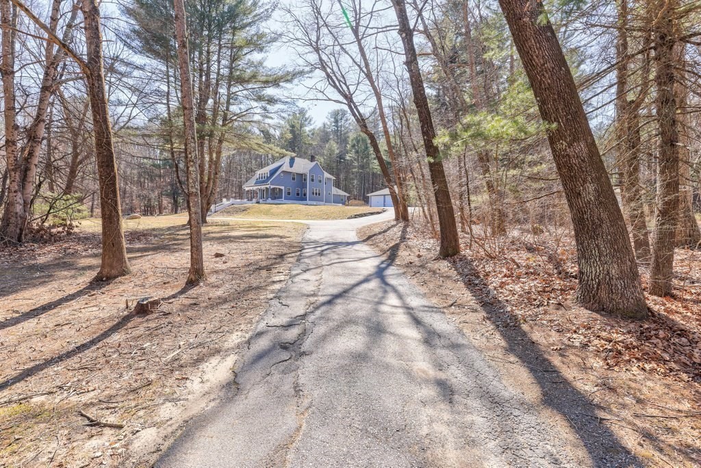 370 Thompson Road Webster, MA 01570 - Photo 2 of 42