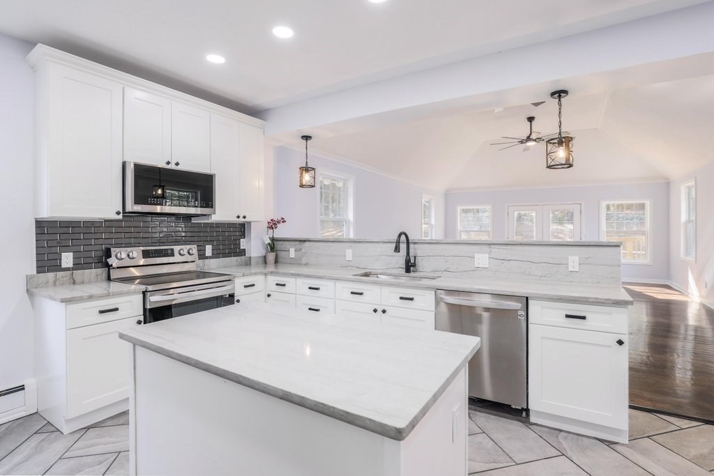 370 Thompson Road Webster, MA 01570 - Photo 21 of 42