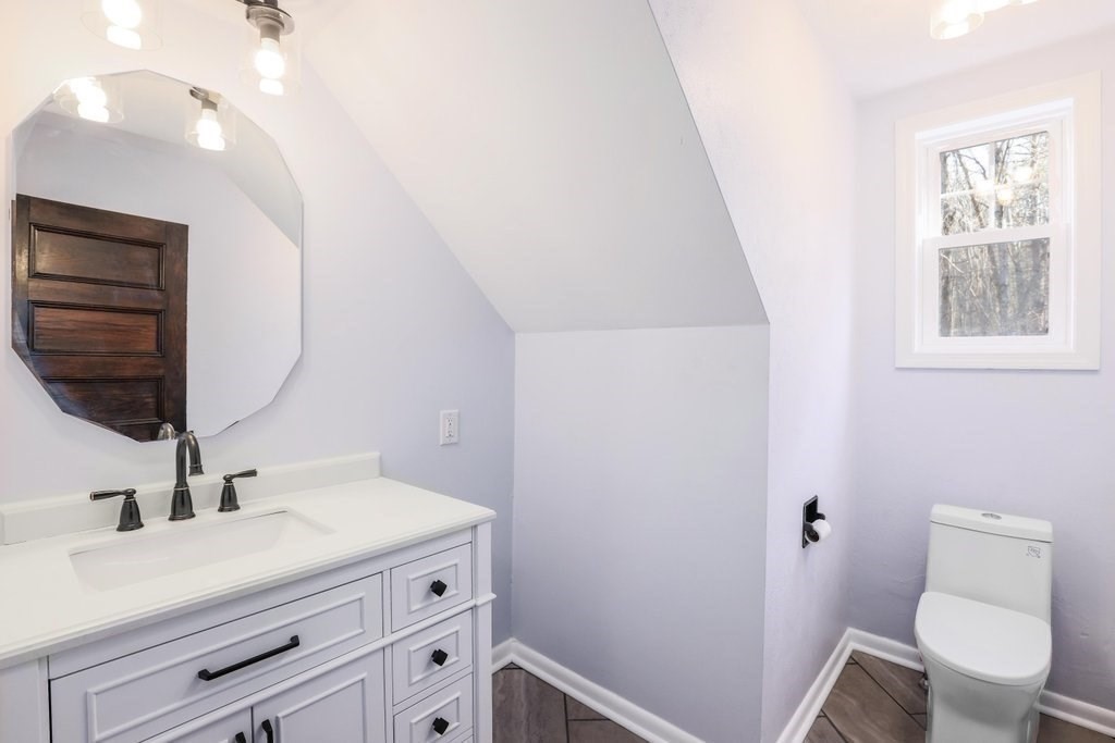 370 Thompson Road Webster, MA 01570 - Photo 24 of 42