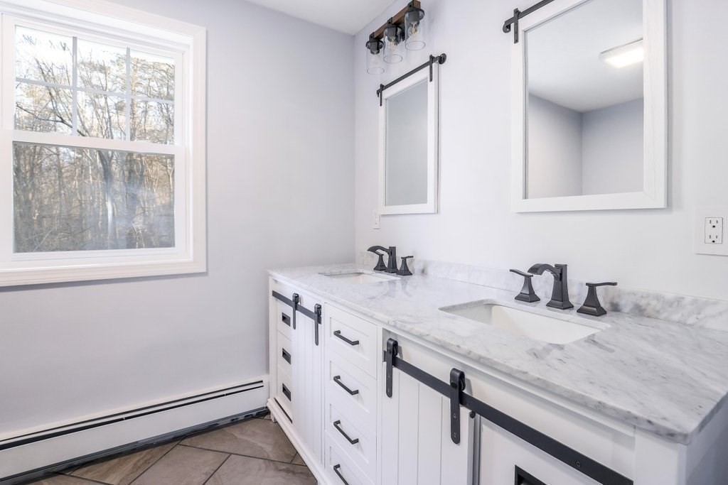 370 Thompson Road Webster, MA 01570 - Photo 34 of 42