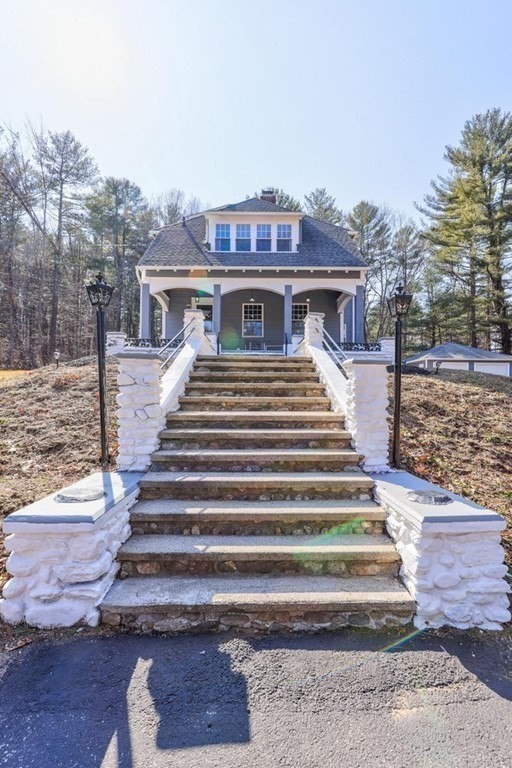 370 Thompson Road Webster, MA 01570 - Photo 5 of 42