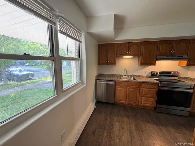 23 Brewster Road Cornwall, NY 12518 - Photo 7 of 39 Kitchen with plenty of natural sunlight.