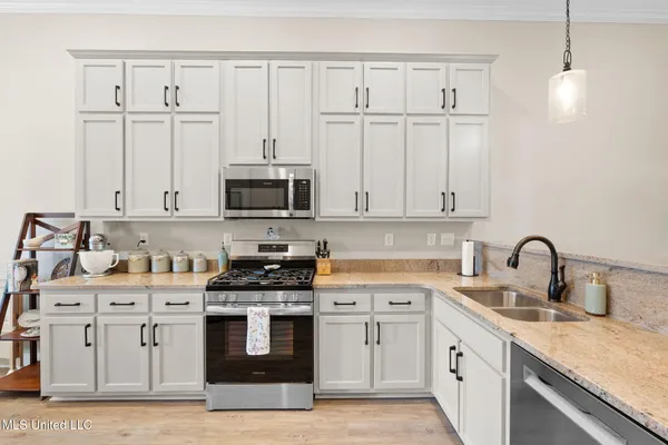 $376,500 | 5185 Watson Vw Drive, Nesbit, MS 38651