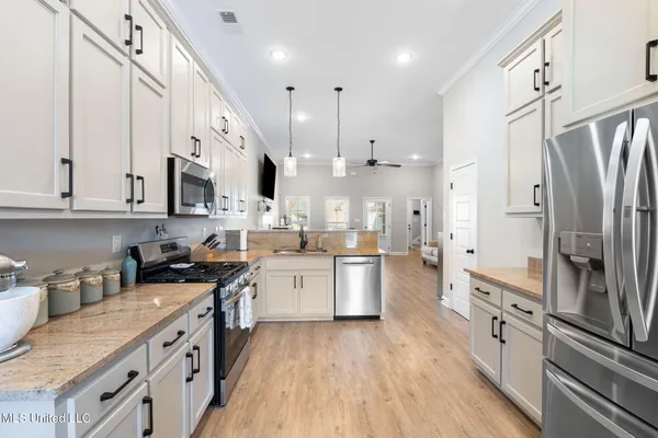 $376,500 | 5185 Watson Vw Drive, Nesbit, MS 38651