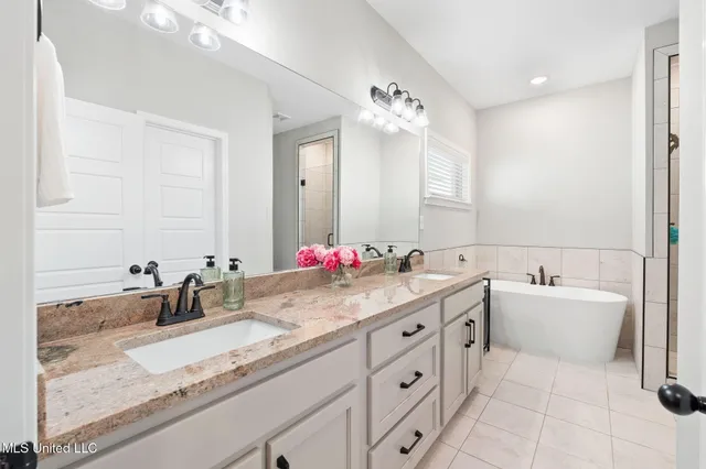 $379,500 | 5185 Watson Vw Drive, Nesbit, MS 38651