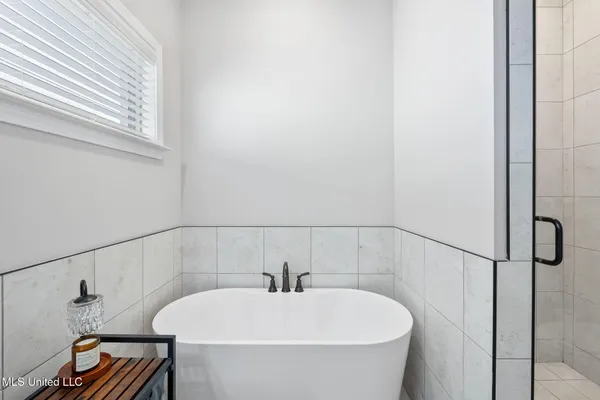 $376,500 | 5185 Watson Vw Drive, Nesbit, MS 38651