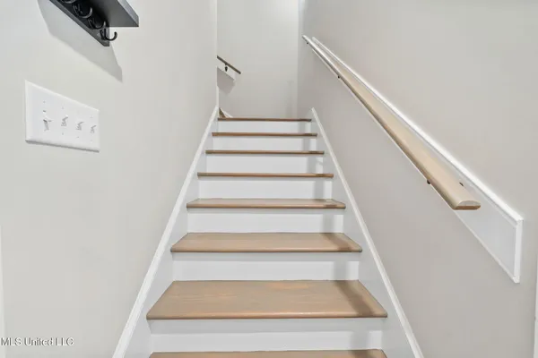 $376,500 | 5185 Watson Vw Drive, Nesbit, MS 38651