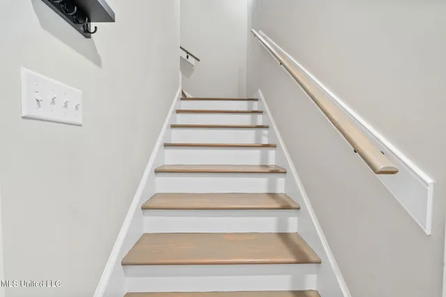 $379,500 | 5185 Watson Vw Drive, Nesbit, MS 38651