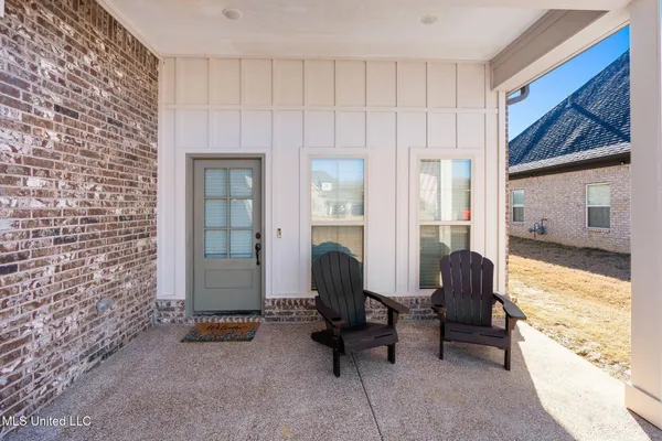 $376,500 | 5185 Watson Vw Drive, Nesbit, MS 38651