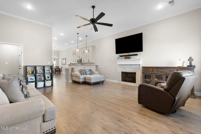 $379,500 | 5185 Watson Vw Drive, Nesbit, MS 38651