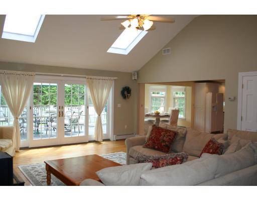 45 Warner Way Canton, MA 02021 - Photo 3 of 30 Gallery Image 3