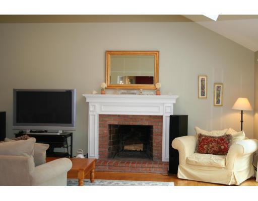 45 Warner Way Canton, MA 02021 - Photo 4 of 30 Gallery Image 4