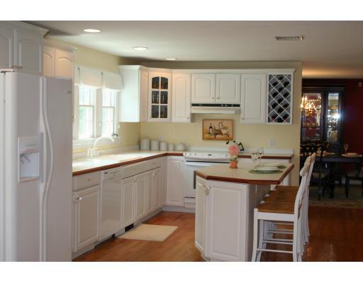 45 Warner Way Canton, MA 02021 - Photo 7 of 30 Gallery Image 7
