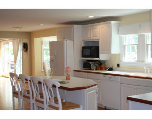 45 Warner Way Canton, MA 02021 - Photo 9 of 30 Gallery Image 9