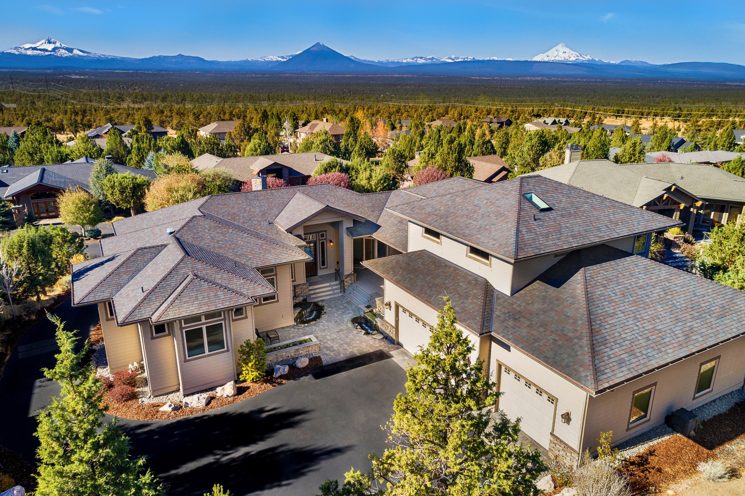 1133 Highland View Loop Redmond, OR 97756 - Photo 1 of 59 Panoramic Cascade Mountain views of eight peaks from Mt Bachelor to Mt Adams