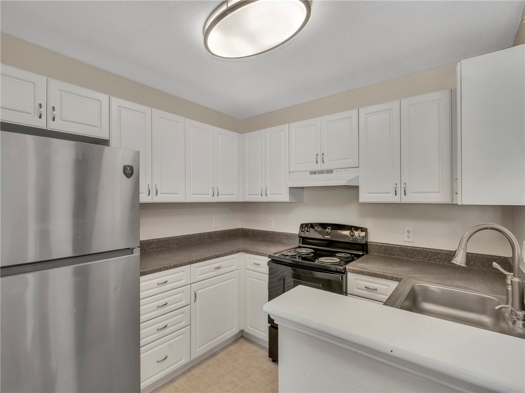 96 Mill Street, Unit 303 Woonsocket, RI 02895 - Photo 5 of 37