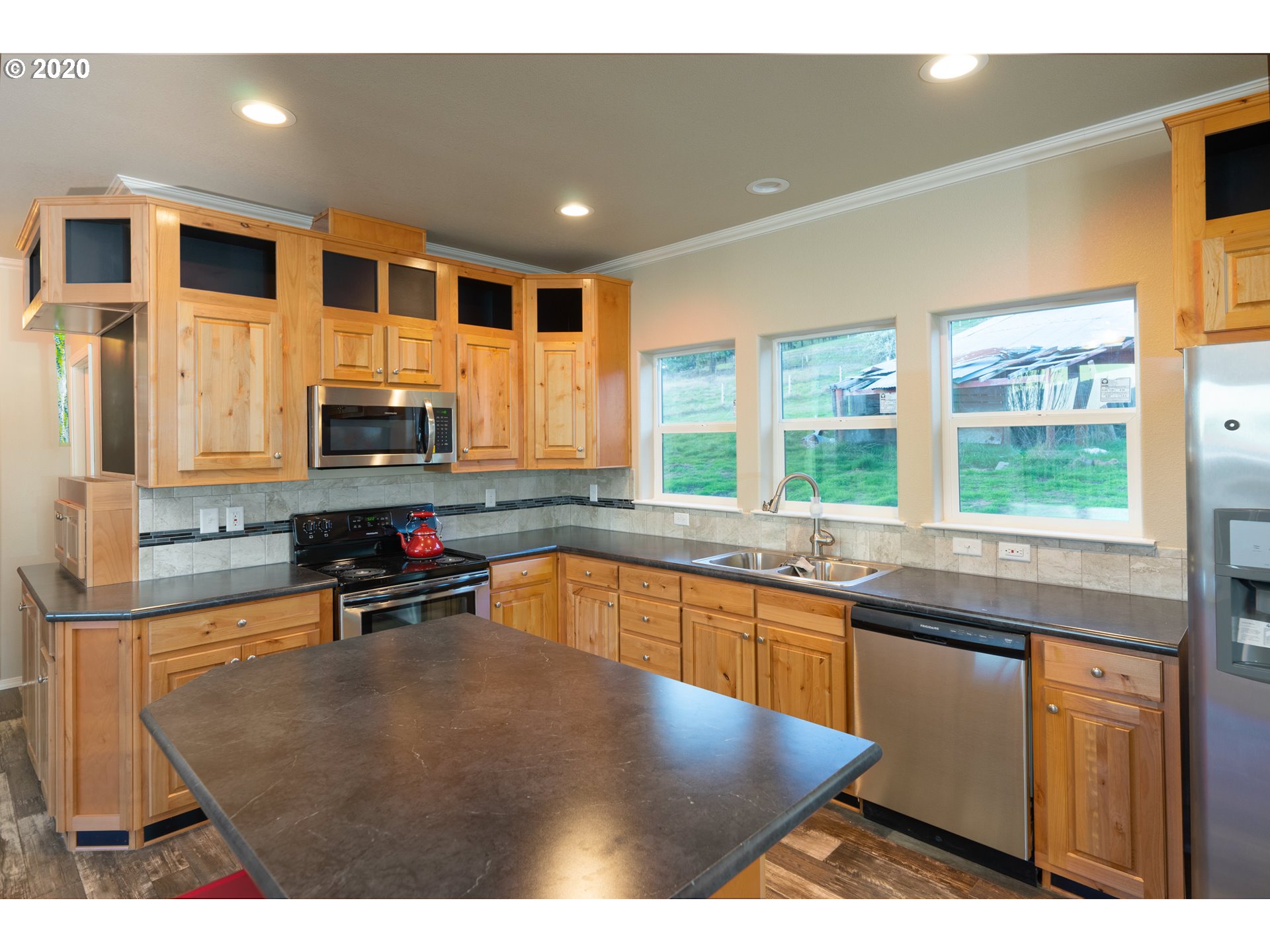 5168 Scotts Valley Road Yoncalla, OR 97499 - Photo 2 of 21