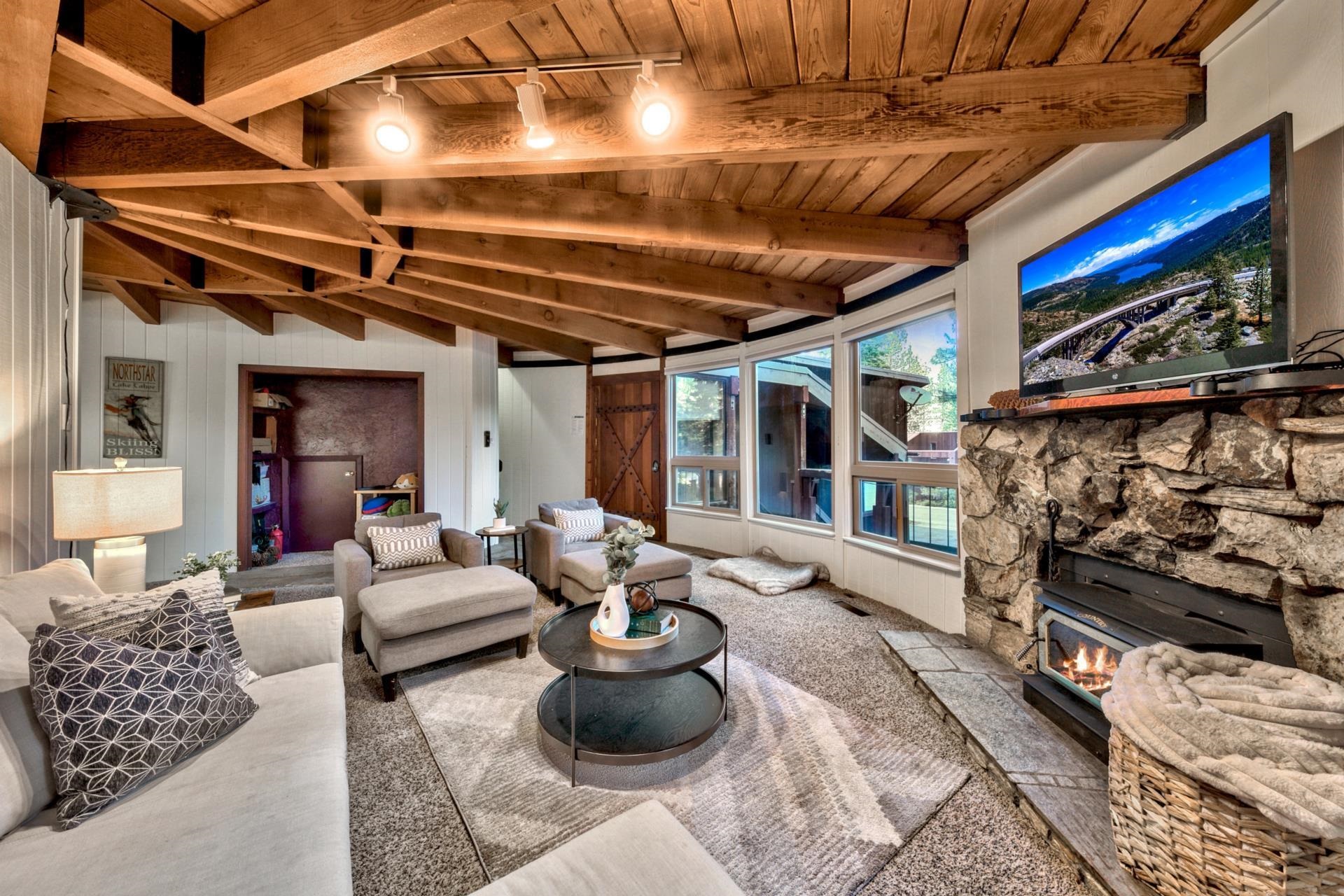 1625 Deer Path Truckee, CA 96161 - Photo 10 of 28 a living room with furniture and a outdoor space