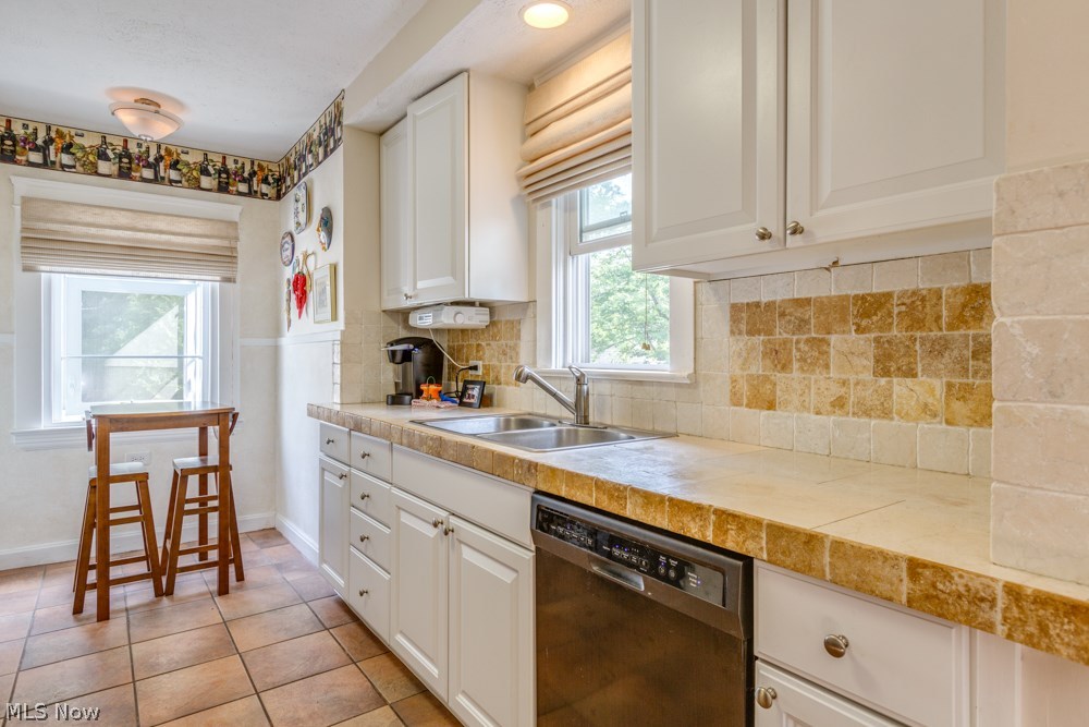 3347 Clarendon Road Cleveland, OH 44118 - Photo 9 of 25 Gallery Image 9