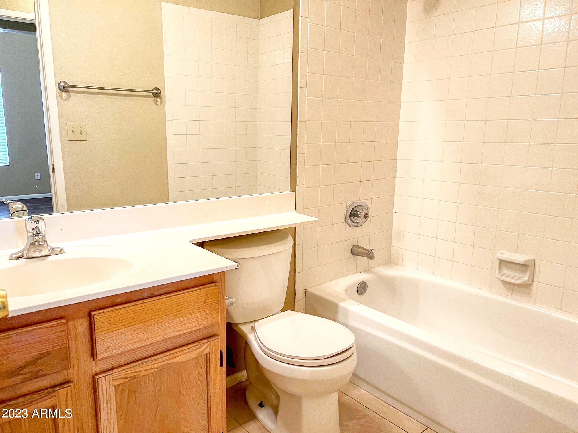 1729 East Fremont Road Phoenix, AZ 85042 - Photo 15 of 18 Hall Bath