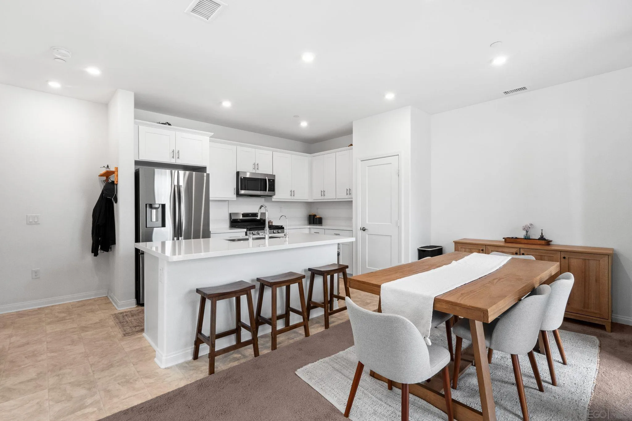 1549 Fig Tree Way Oceanside, CA 92056 - Photo 5 of 40