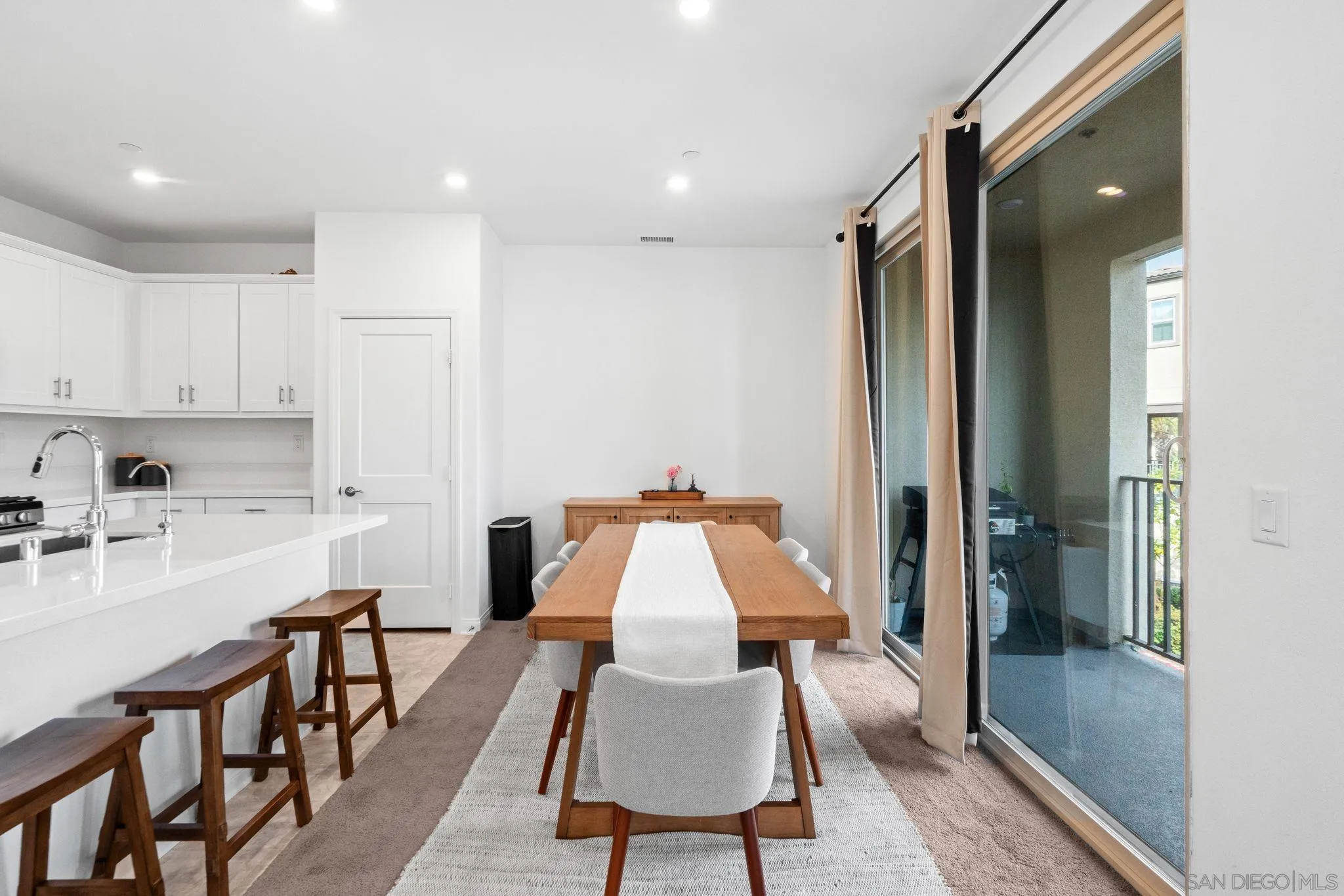 1549 Fig Tree Way Oceanside, CA 92056 - Photo 8 of 40