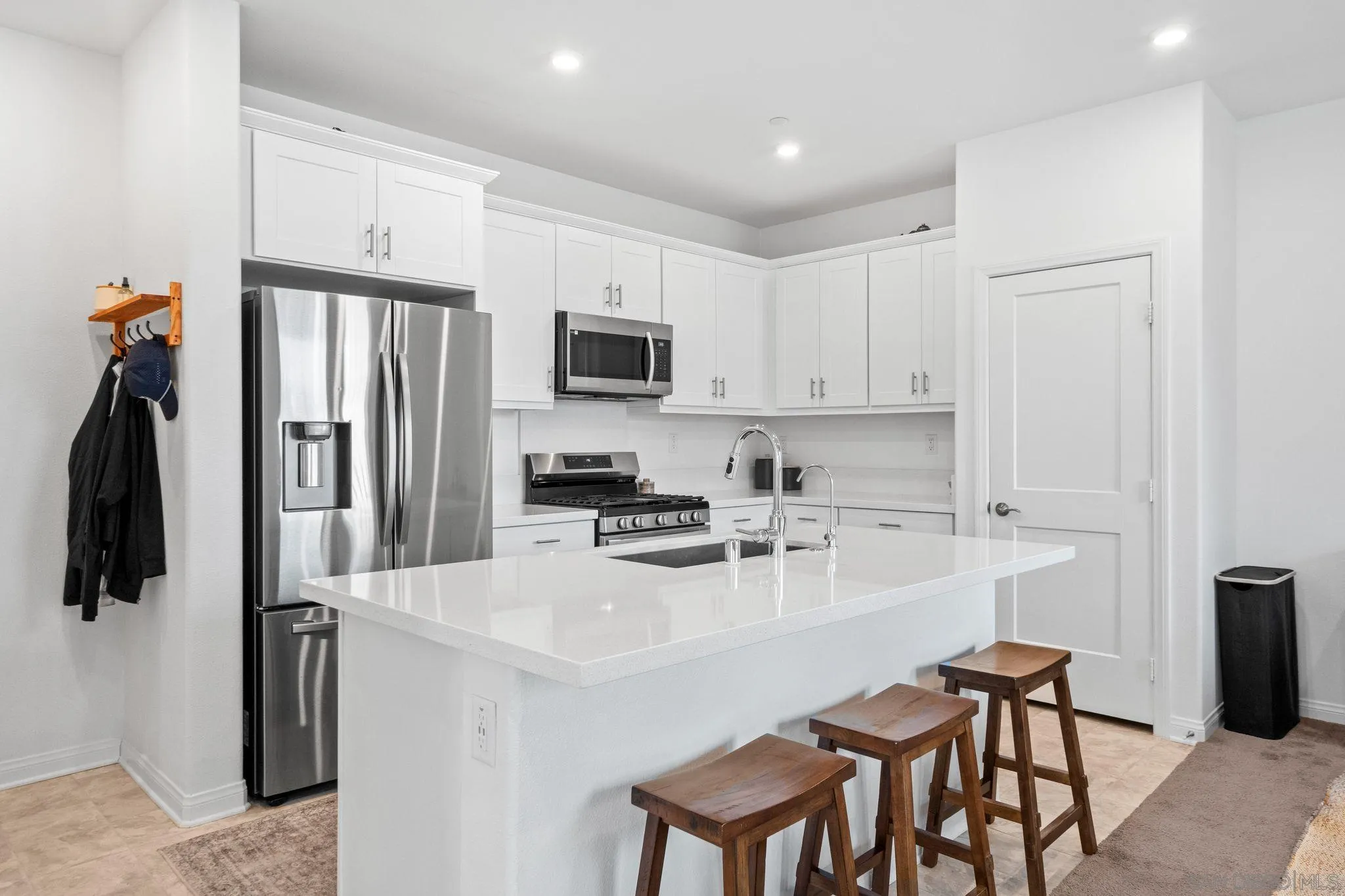 1549 Fig Tree Way Oceanside, CA 92056 - Photo 9 of 40