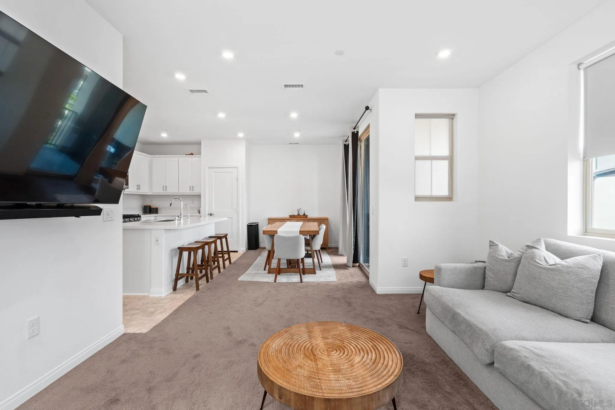 1549 Fig Tree Way Oceanside, CA 92056 - Photo 10 of 40