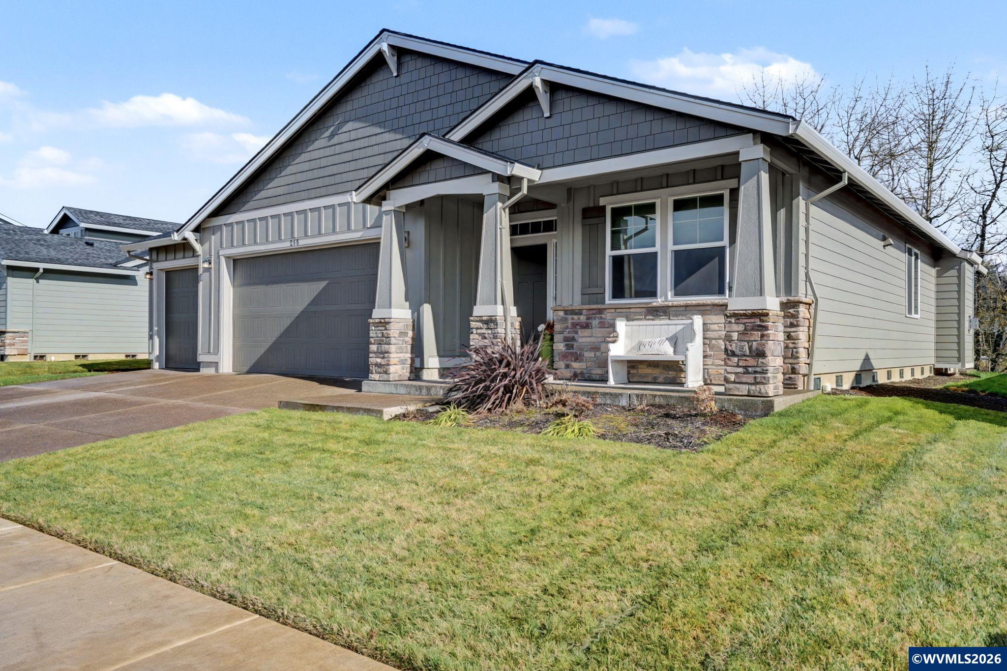 215 Walnut Street Mount Angel, OR 97362 - Photo 3 of 32
