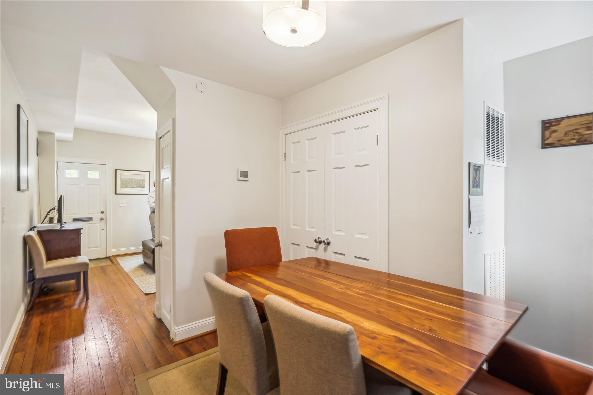 908 Pendleton Street Alexandria, VA 22314 - Photo 14 of 35 Dining Room
