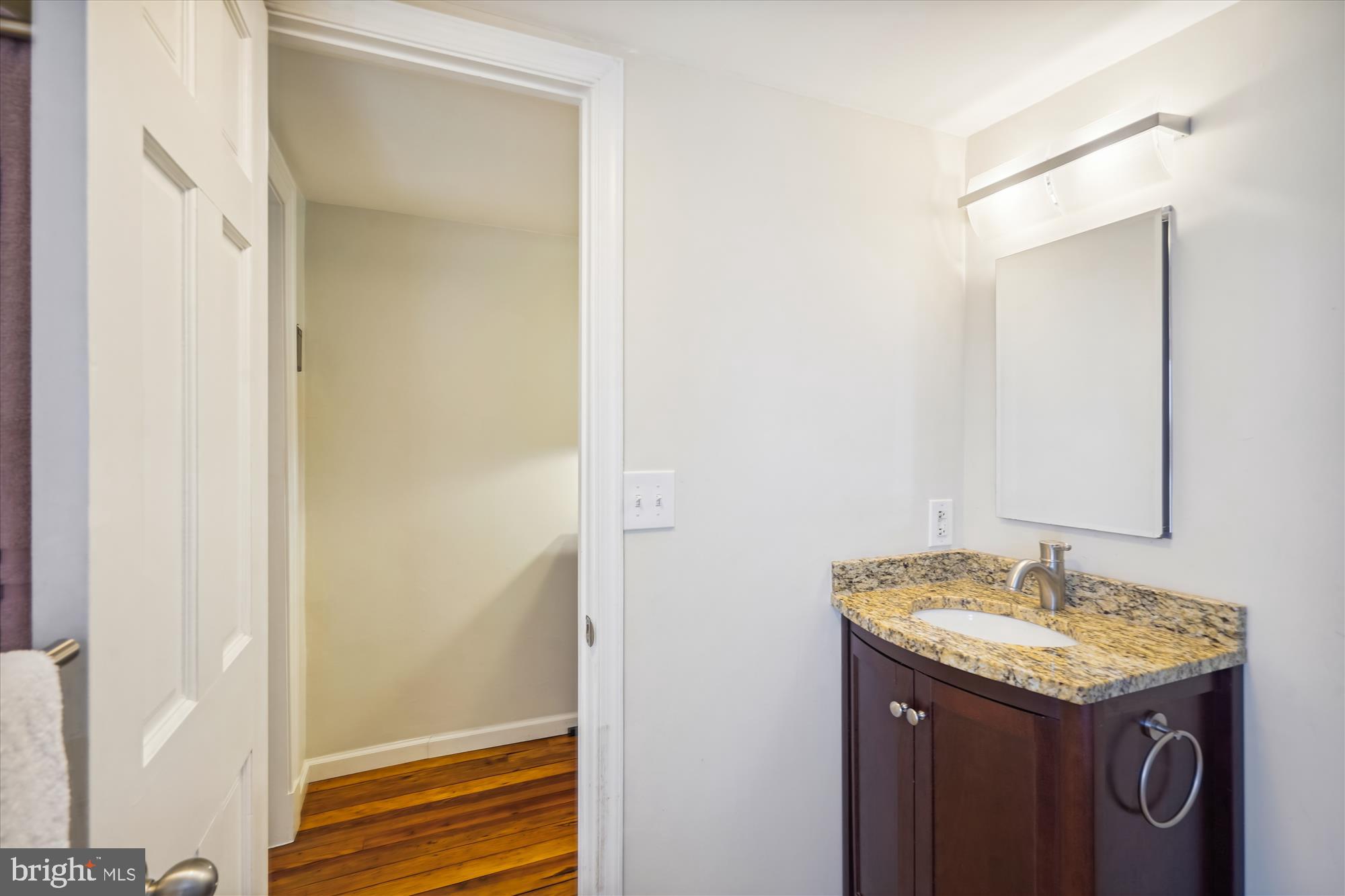 908 Pendleton Street Alexandria, VA 22314 - Photo 21 of 35 Bath