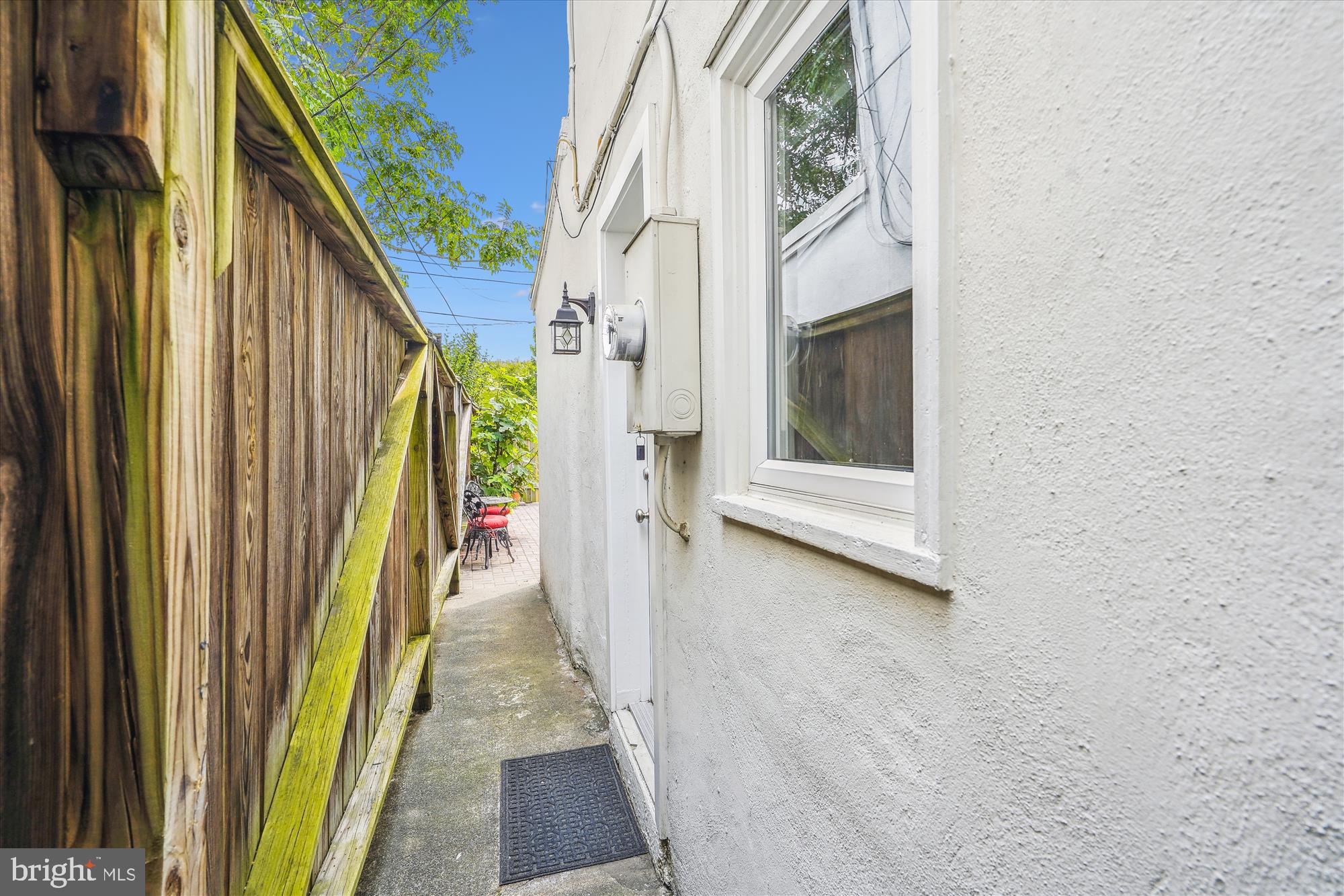 908 Pendleton Street Alexandria, VA 22314 - Photo 26 of 35 Side Elevation