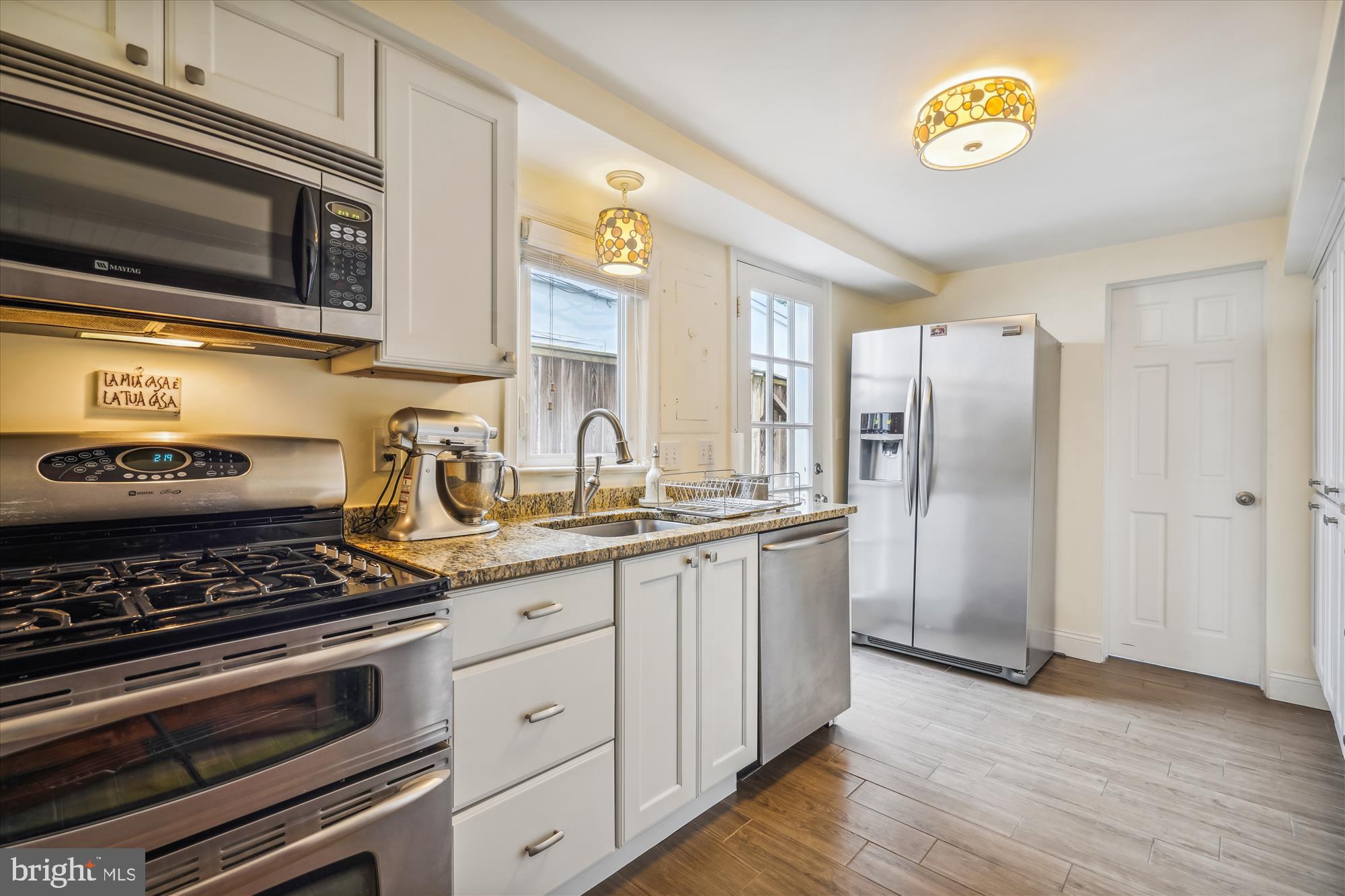 908 Pendleton Street Alexandria, VA 22314 - Photo 8 of 35 Kitchen