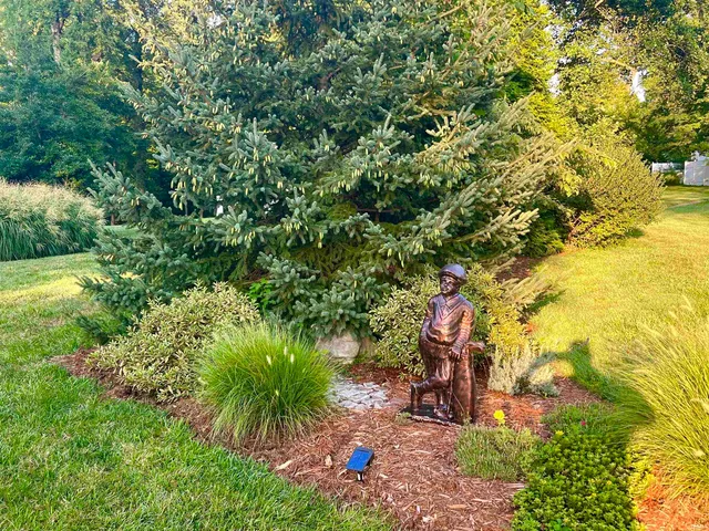 $499,900 | 2 Green Acres Road, Washington, IN 47501