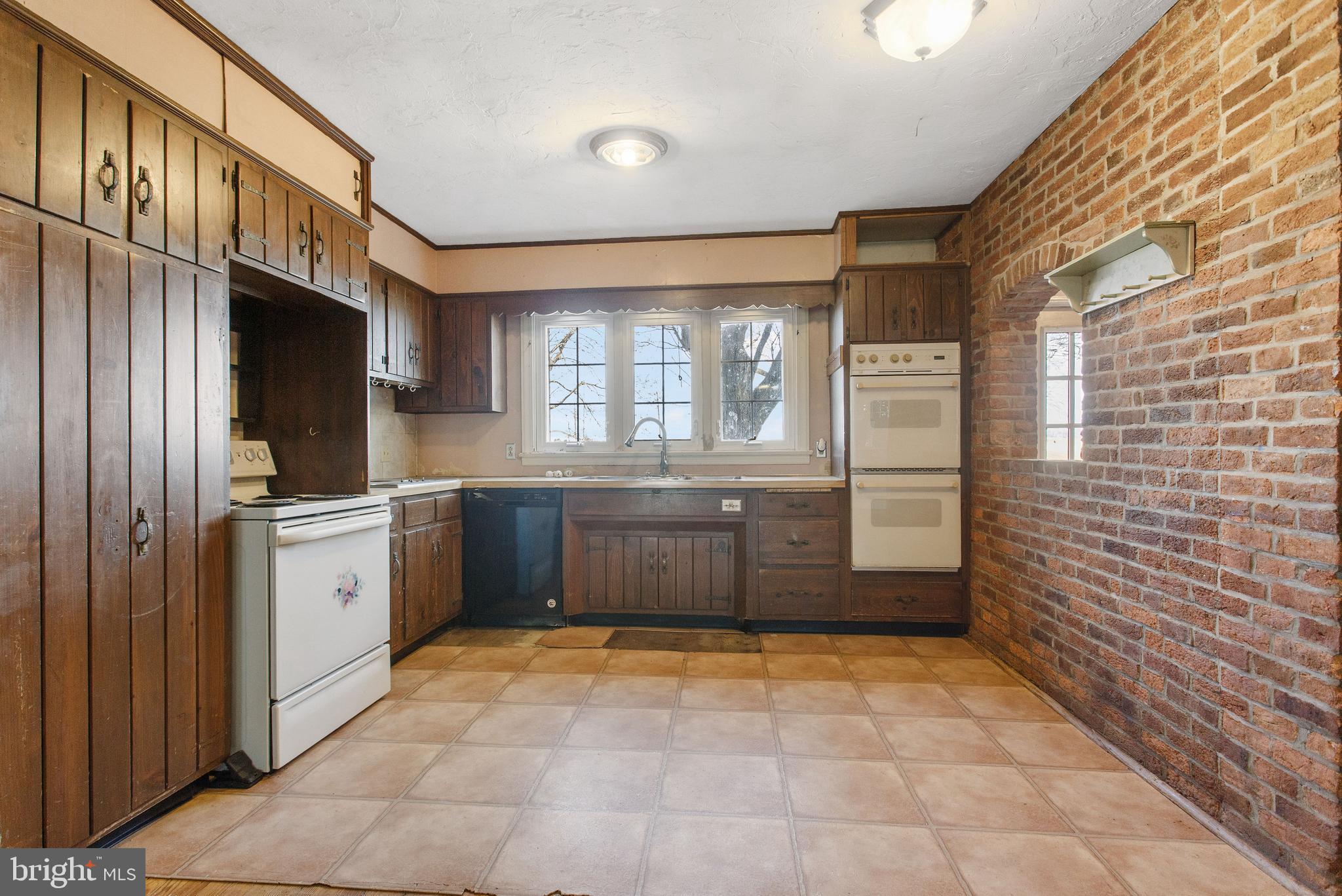 1120 Hanover Pike Littlestown, PA 17340 - Photo 9 of 50