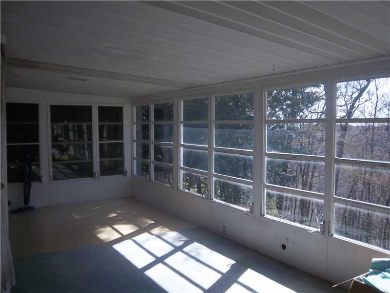 101 Hillendale Road Pittsburgh, PA 15237 - Photo 7 of 22 Sunroom.