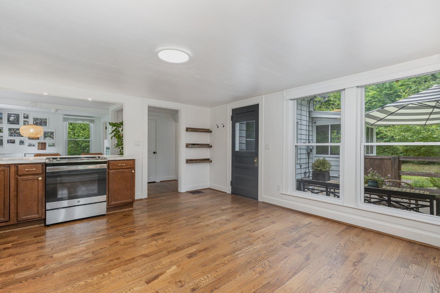 7249 State Road Cincinnati, OH 45230 - Photo 7 of 31