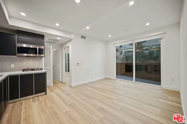 $2,895 | 951 Ogden Drive, Unit 401, Los Angeles, CA 90036