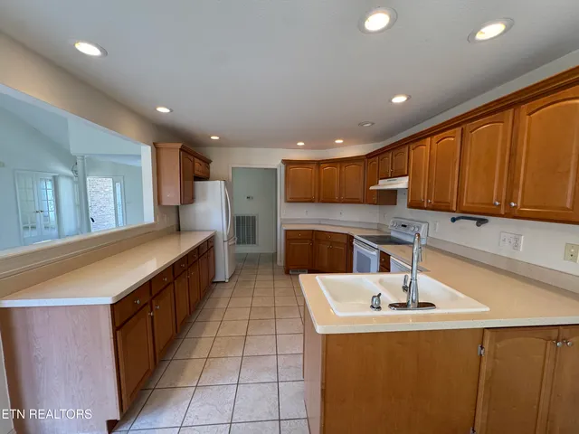 $529,000 | 103 Oohleeno Way, Loudon, TN 37774