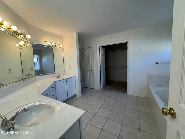 $529,000 | 103 Oohleeno Way, Loudon, TN 37774