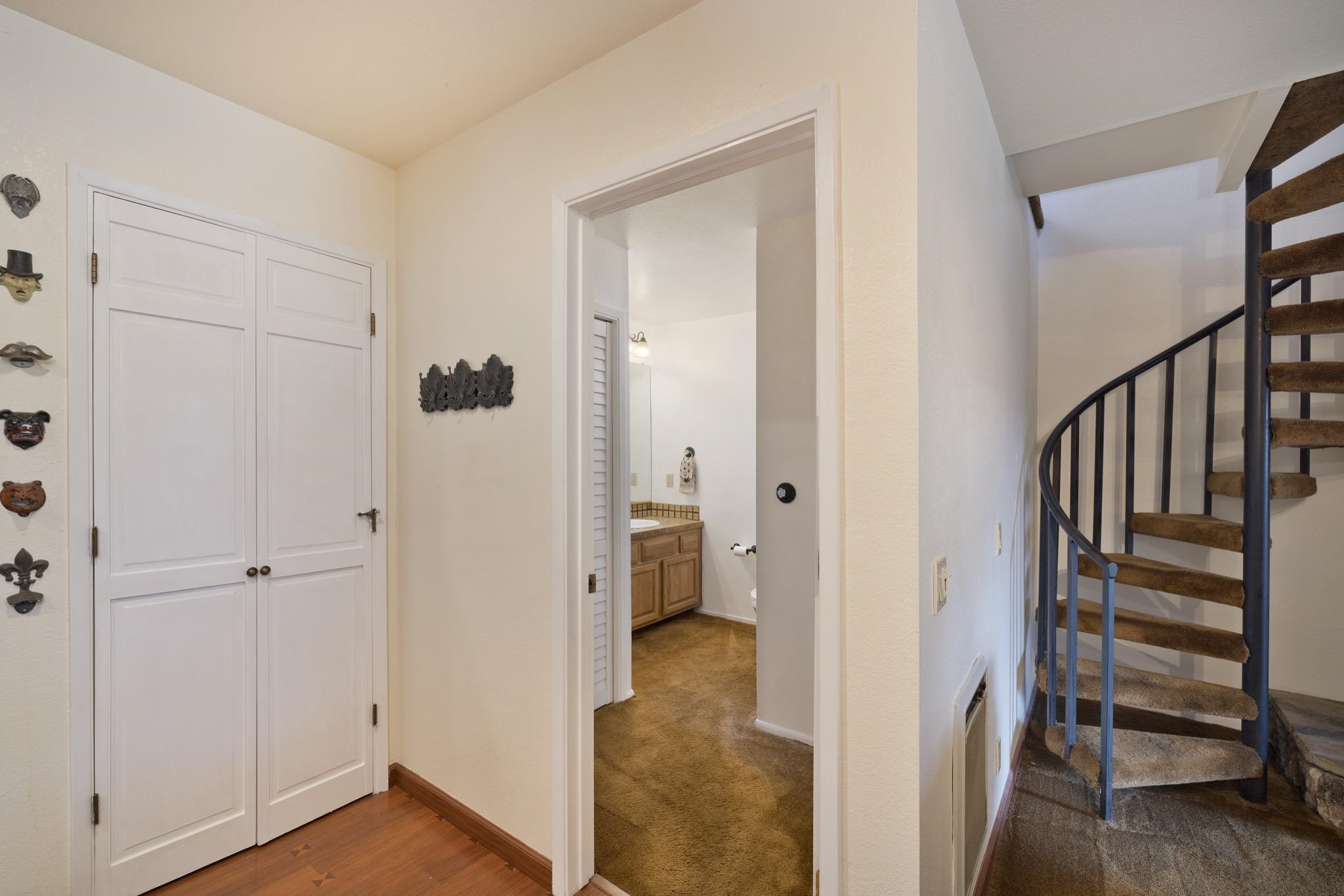 484 Manzanita Road, Unit 16 Mammoth Lakes, CA 93546 - Photo 19 of 34 a view of a hallway with wooden floor and entryway