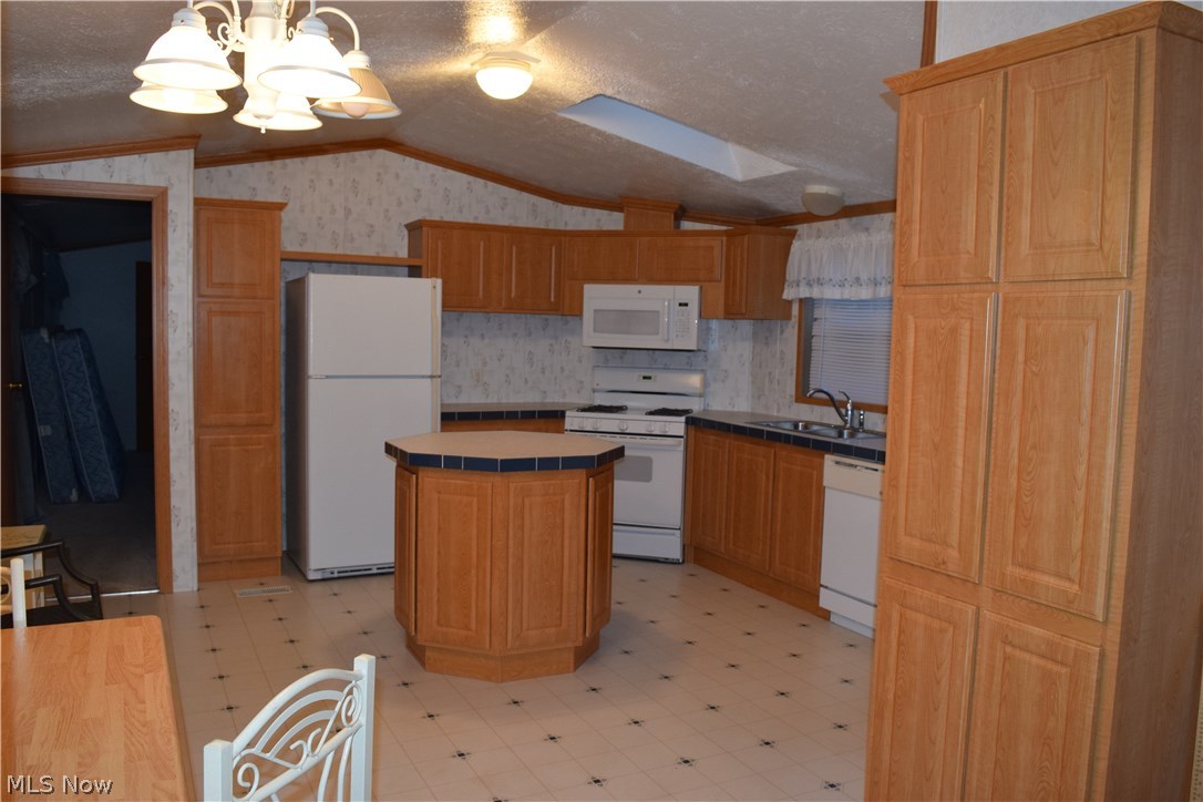 18592 Edwards Road, Unit 288 Doylestown, OH 44230 - Photo 6 of 18 Gallery Image 6