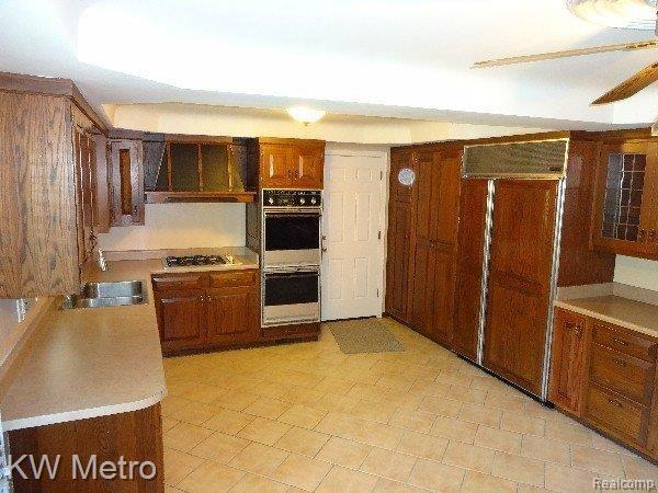 940 Lynndale Drive Rochester, MI 48309 - Photo 2 of 7 Kitchen 3.jpg