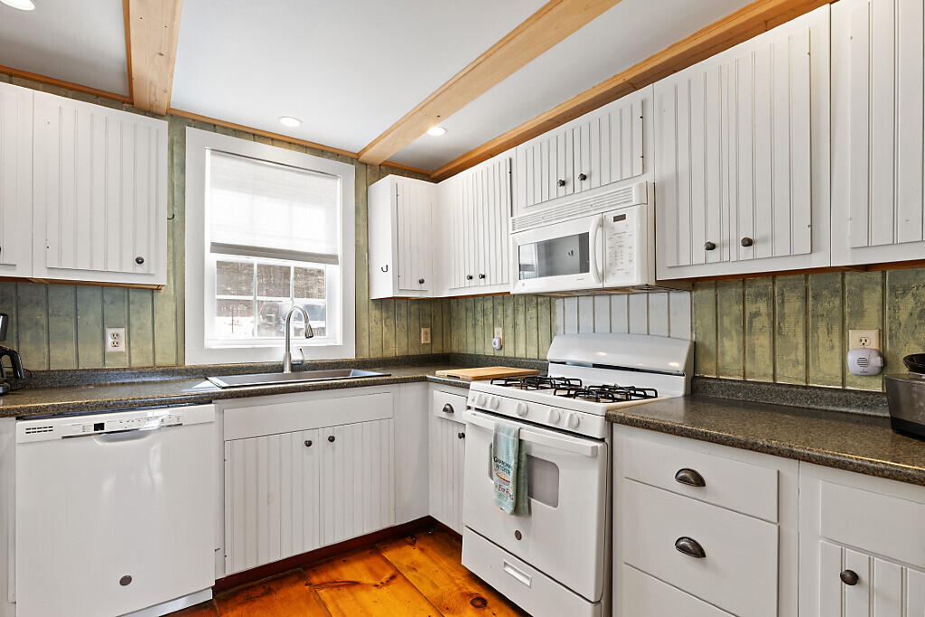 7 Kilburn Road Vassalboro, ME 04989 - Photo 8 of 56 22_BP5A0353_DxO_mls