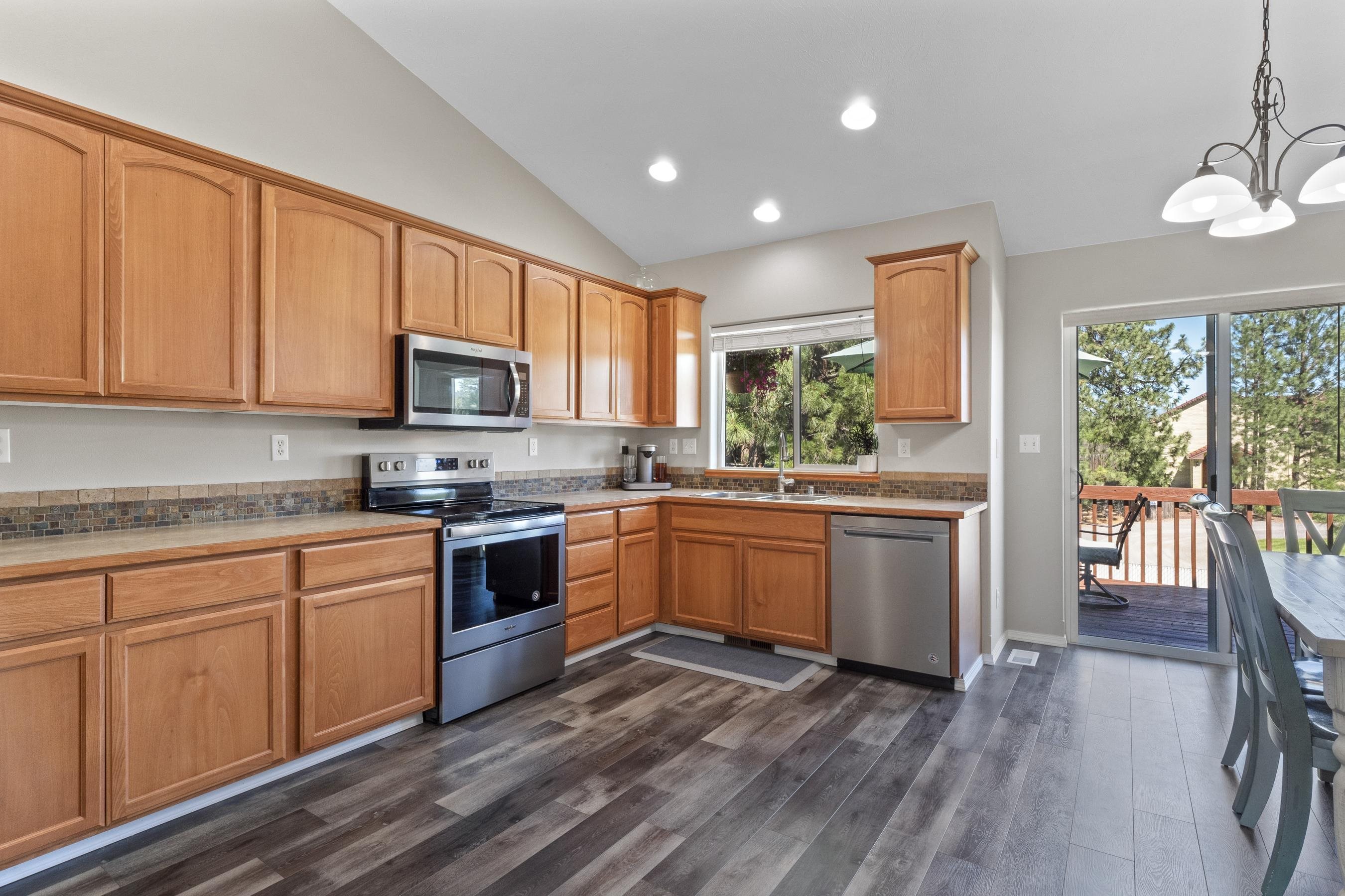 4027 South Bates Road Spokane Valley, WA 99206 - Photo 3 of 26 Gallery Image 3