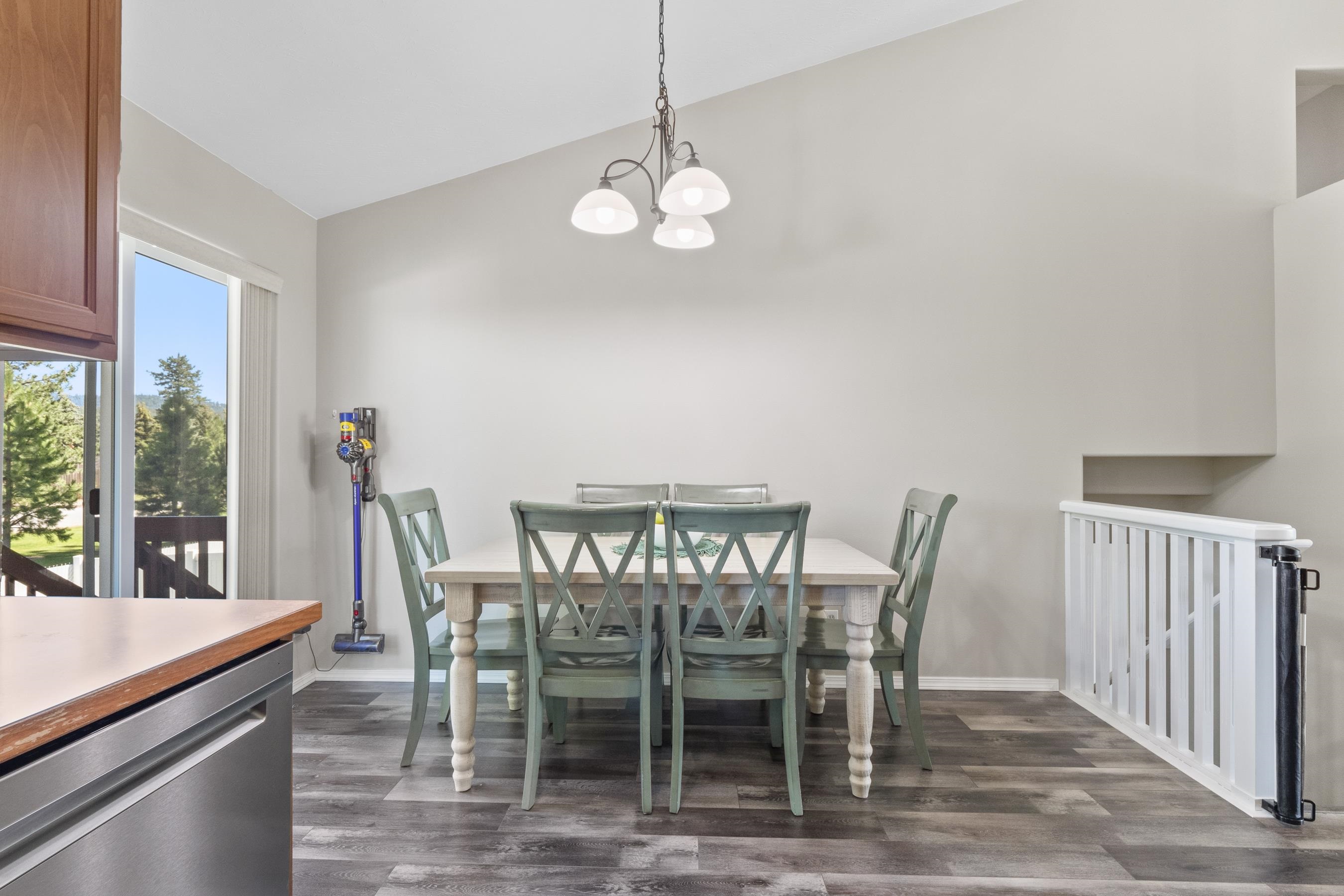 4027 South Bates Road Spokane Valley, WA 99206 - Photo 6 of 26 Gallery Image 6