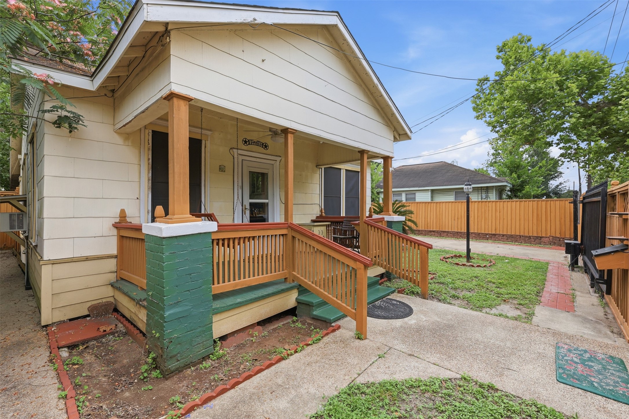 516 North Everton Street Houston, TX 77003 - Photo 3 of 15
