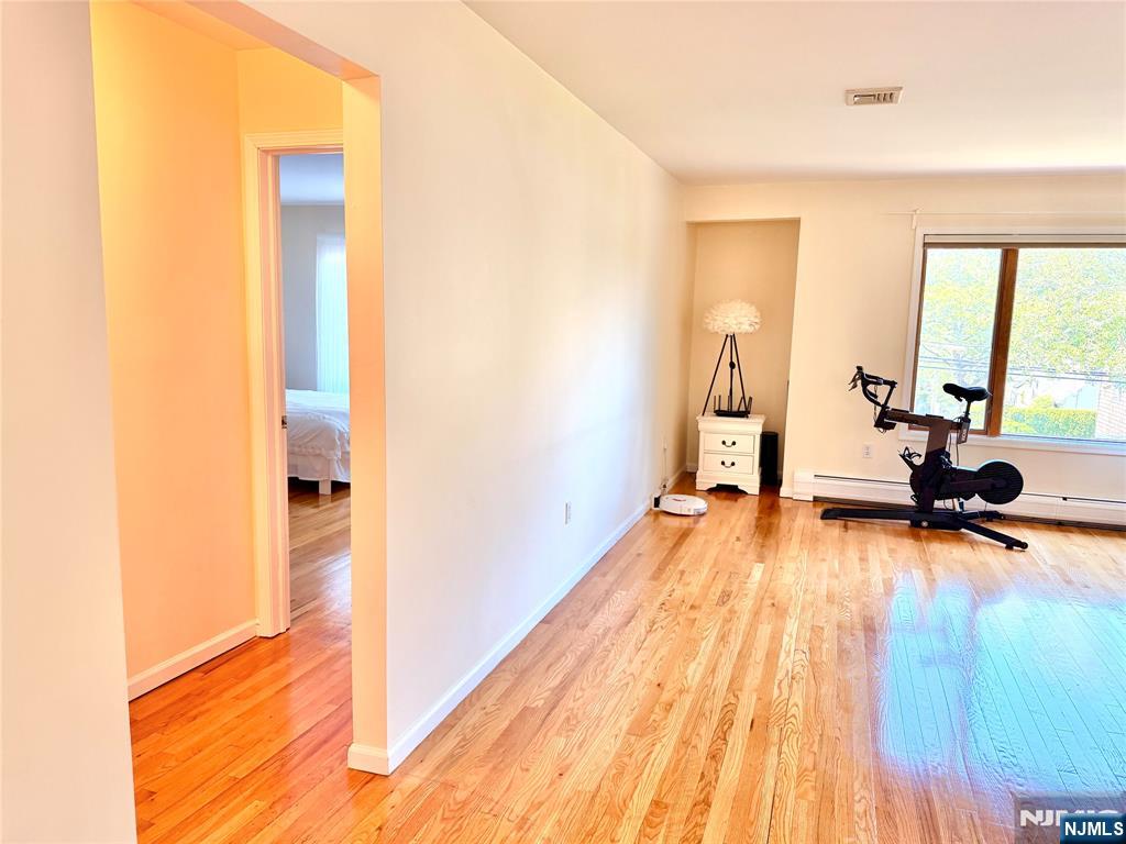 372 Chestnut Street Ridgefield, NJ 07657 - Photo 8 of 26