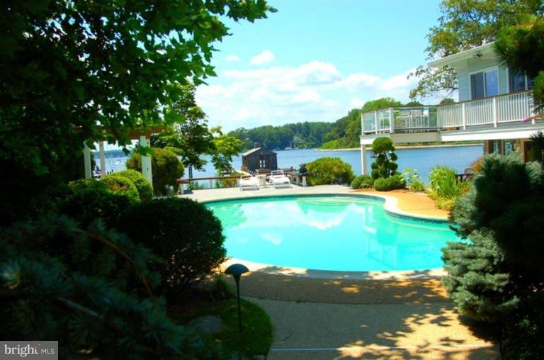 504 Tulip Road Annapolis, MD 21403 - Photo 8 of 19 Swimming Pool
